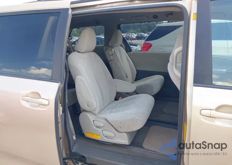 2011 Toyota Sienna Le V6 из США, поврежденный, VIN 5TDKK3DC1BS140115